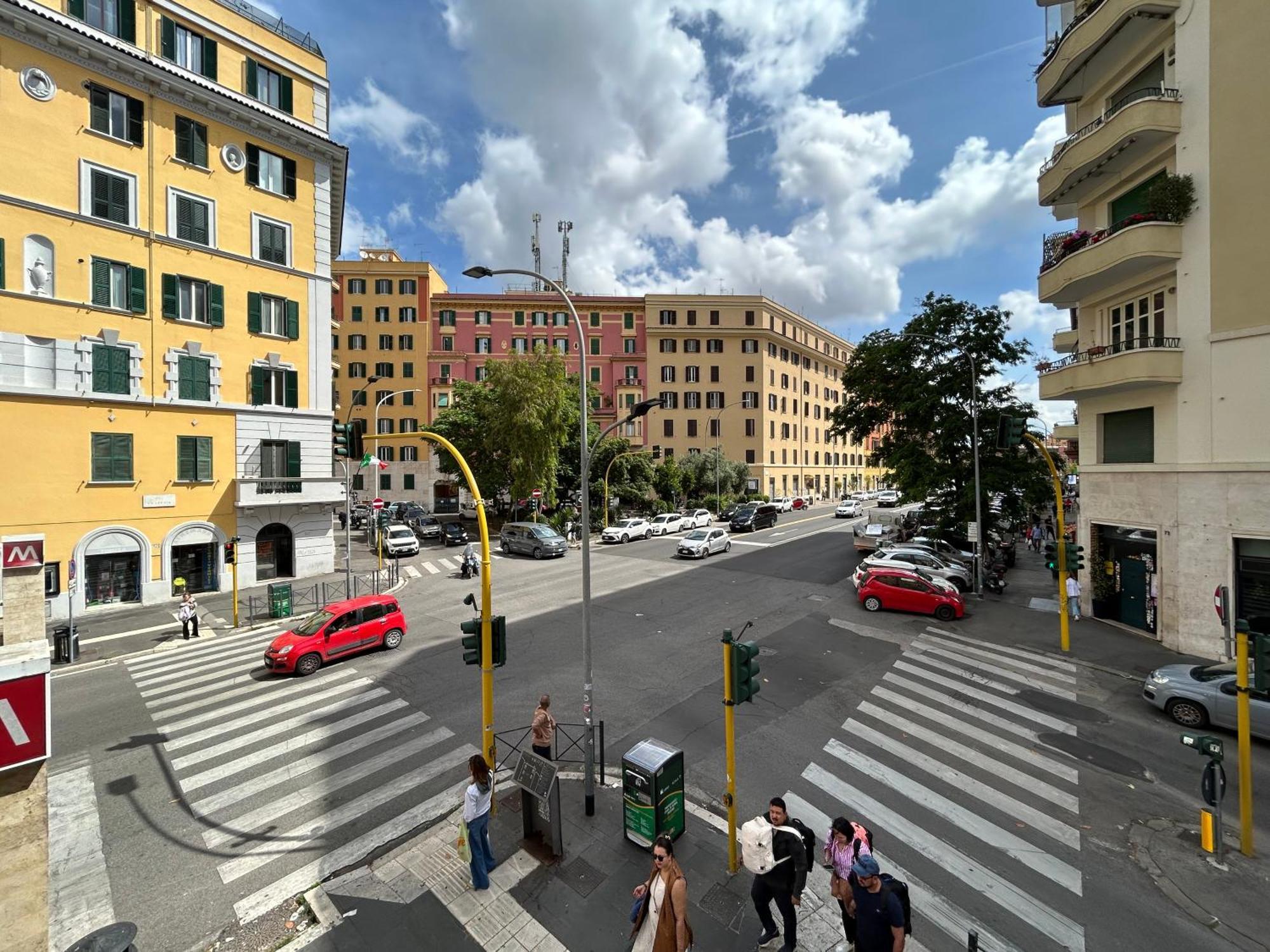Aura Roma, Rome
